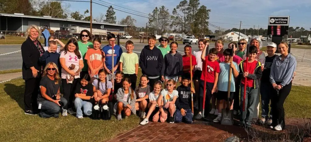 AggiesJuniorGardenClubApplingCounty Appling County Elementary School Aggies Junior Garden Club in Oleander District