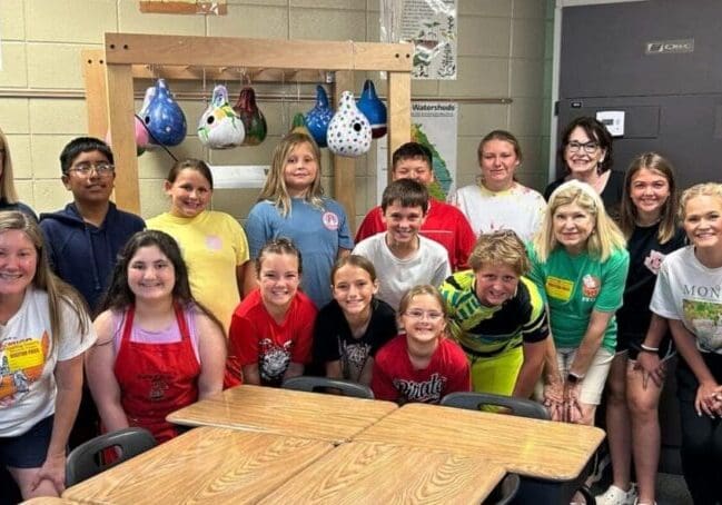 Pine Forest Garden Club's Aggies Junior Garden Club had fun painting gourds provided by the sponsoring club.
